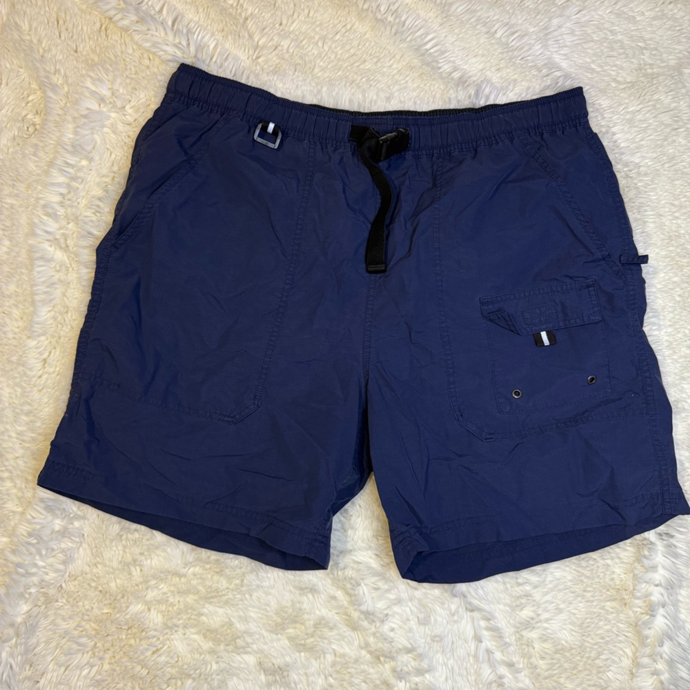 St. John's Bay Navy Blue Shorts built in belt 7” inseam large with liner